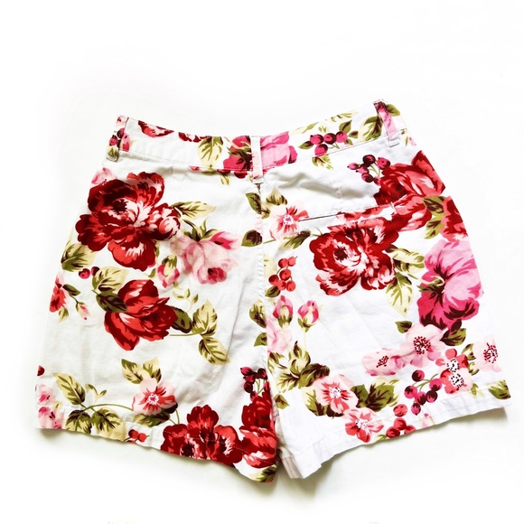 URBAN OUTFITTERS LAURA ASHLEY EXCLUSIVE CARRIE FLORAL HIGH RISE SHORTS U… - Picture 11 of 16